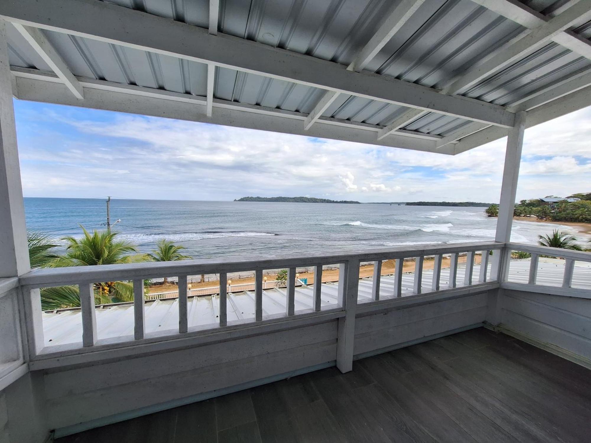 Paunch Beach Retreat Bocas Town Kültér fotó
